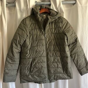 Lightweight army green hooded puffer